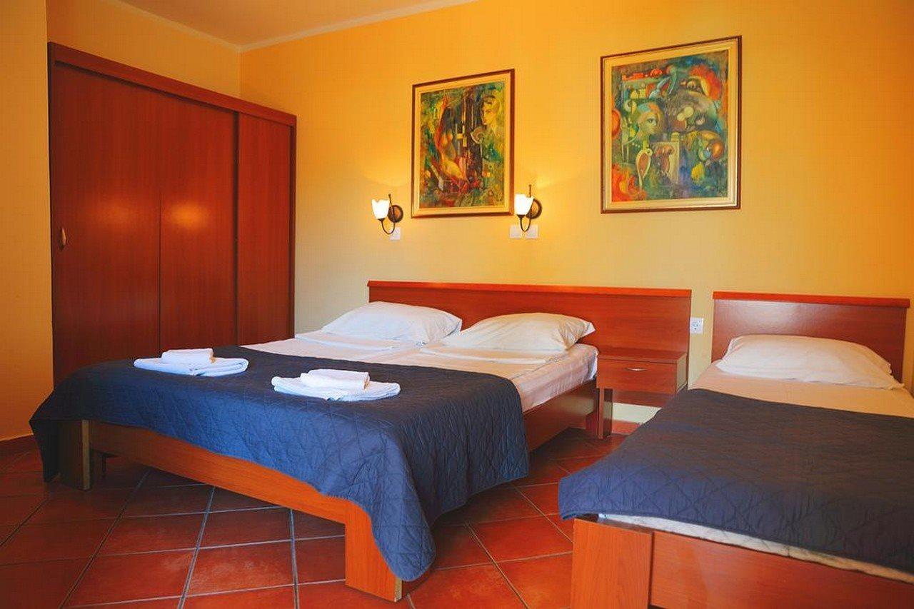 Hotel Meduza Becici  Exterior photo